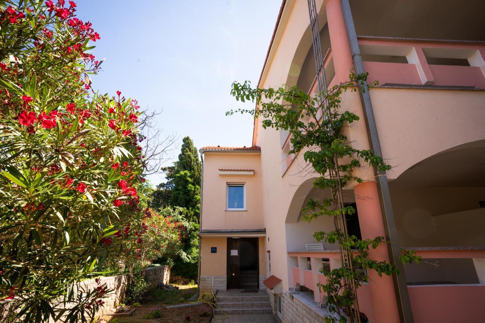 Villa Barbara Oasis Central Suite With Terrace Novalja Kültér fotó